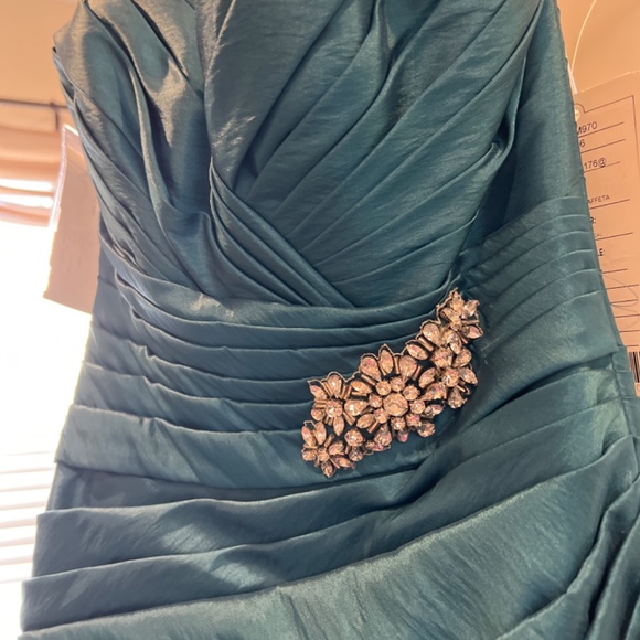 Full length evening dress - size 6 - teal color - Picture 5 of 8